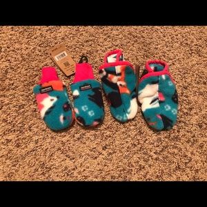 NWT Patagonia Mittens and Booties Size 3-6 months